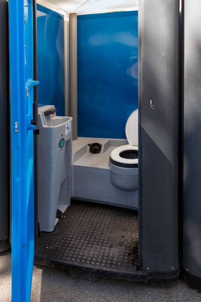 Best Portable bathroom rental  in Miami Springs, FL