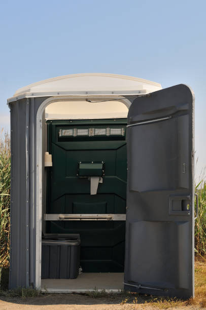 Best Porta potty delivery and setup  in Miami Springs, FL